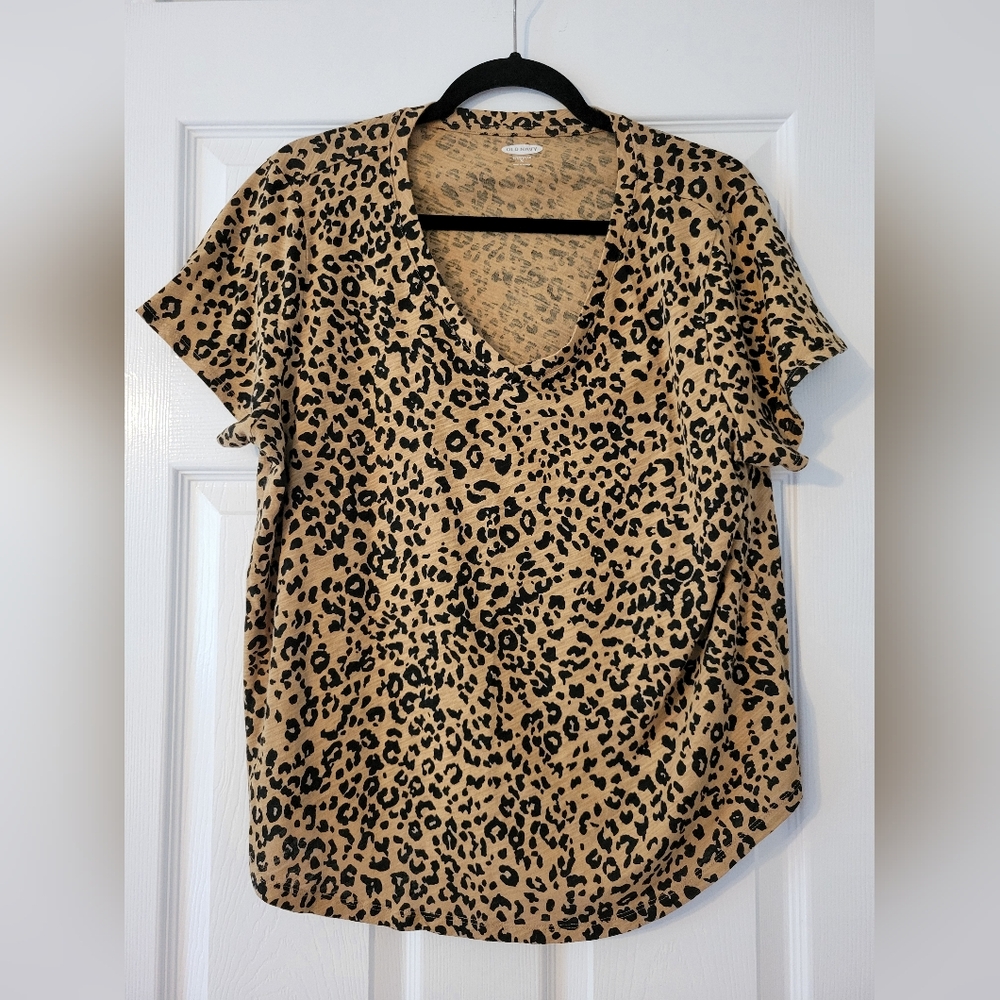 Old Navy XL Tan and Black Leopard Print Short Sleeve Top